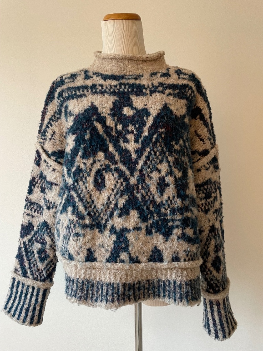 Pilcro Beige and Teal Patterned Crewneck Sweater -SMALL - Picture 3 of 9